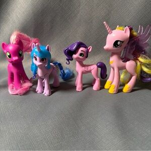 My Little Pony Lot Of  4 Pony Figurines Toys